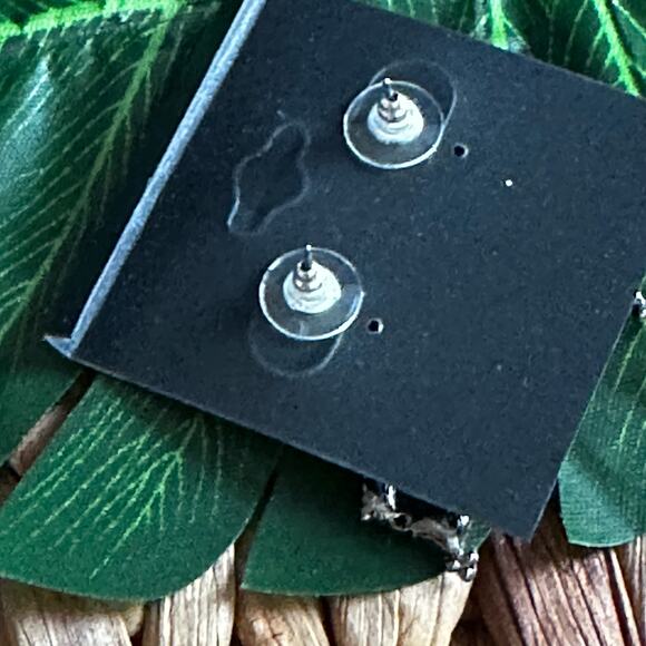 BOGO FREE VTG DANGLE CHANDELIER EARRINGS - Picture 5 of 5